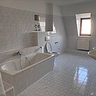 Badezimmer DG mitte